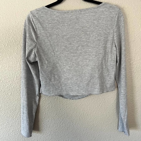 BP. Grey Ribbed Button Front Cropped Long Sleeve Top With Undershirt Cami Lrg - Picture 2 of 6
